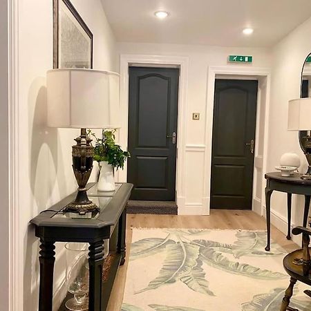 Lovely 2 Bedroom Apartment In מאץ' וונלוק מראה חיצוני תמונה