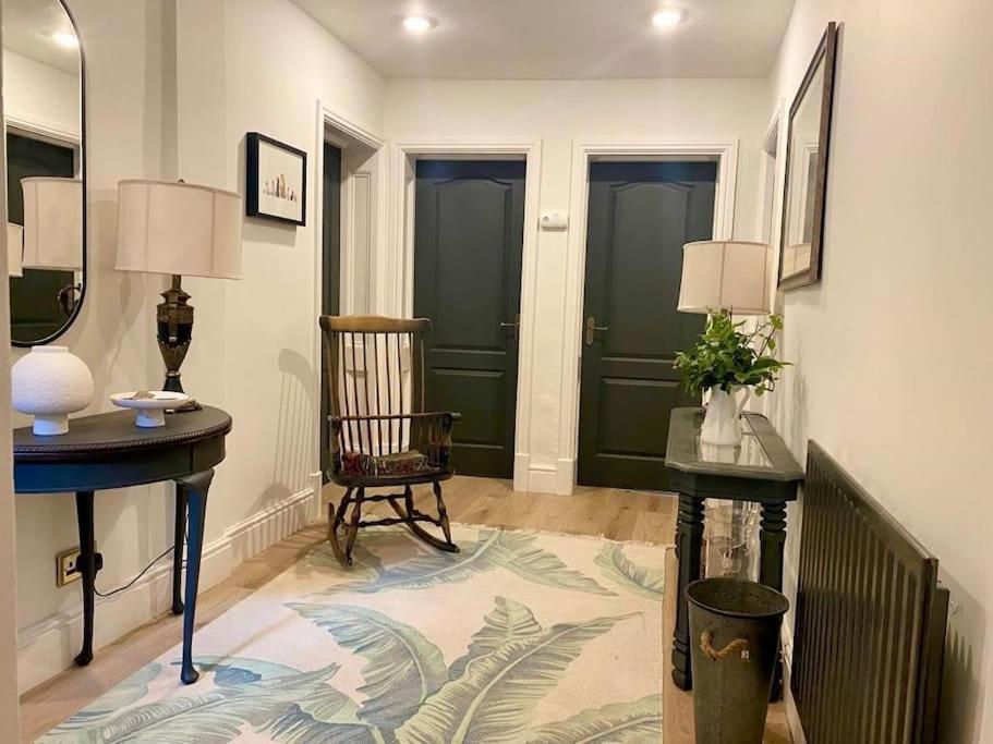 Lovely 2 Bedroom Apartment In מאץ' וונלוק מראה חיצוני תמונה